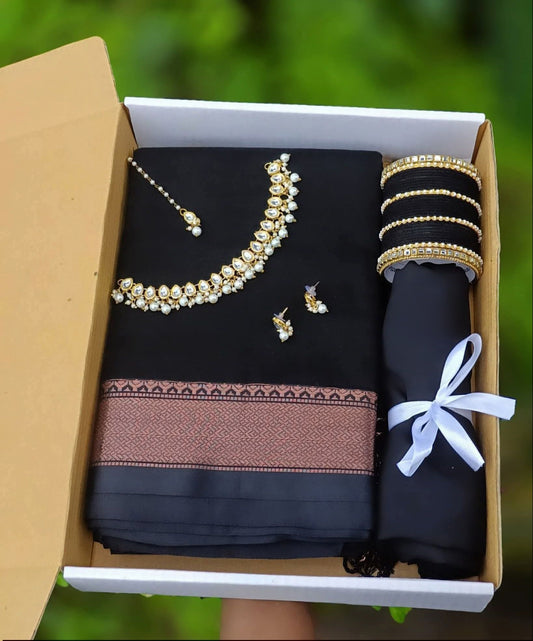 ব্ল্যাক কটন শাড়ি কম্বো